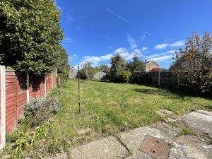Cedar Avenue- click for photo gallery